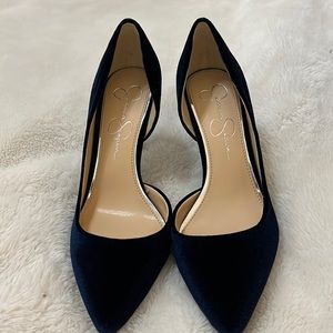 Gorgeous blue suede pumps